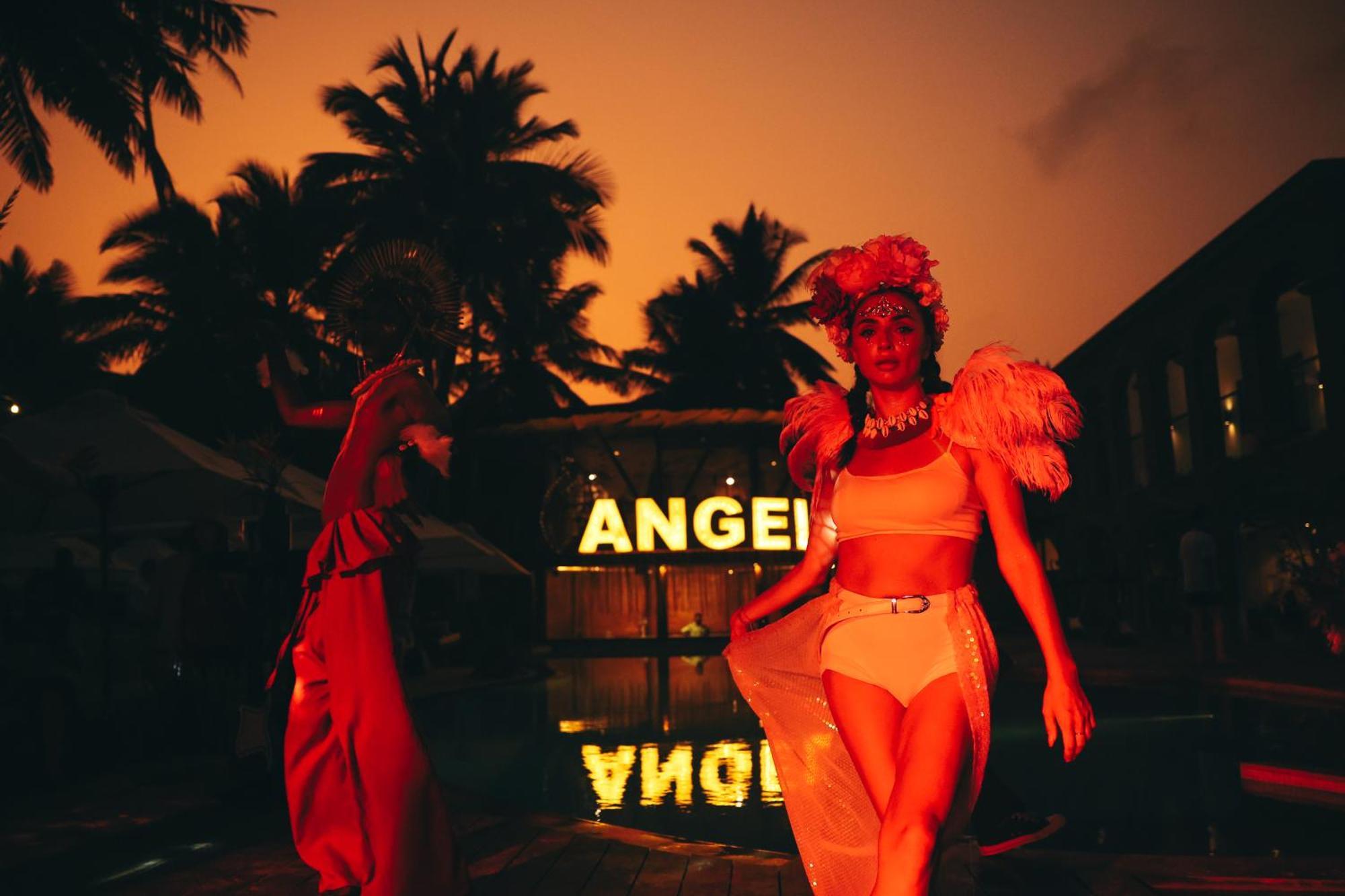 Angel Beach أونا واتونا المظهر الخارجي الصورة